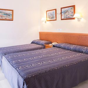 Habitación con 2 Camas Individuales